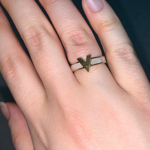 Opal and Gold V Ring - Picture 4 of 16